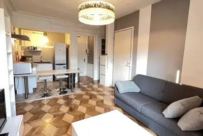 Image de T1 moderne, cosy au centre-ville d'Aix-les-Bains, proche des thermes et commerces!