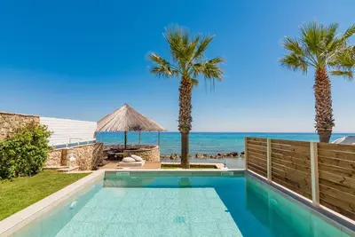 Image de Uranus Deluxe SeaFront Villa, a Secluded Gem