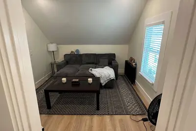 Image de Beach Town, Main St Apt. , Walk to everything, Close to Hamptons, Private Parking