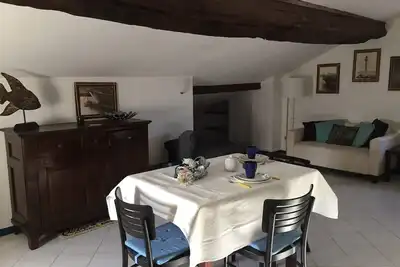 Image de Pretty And Very Central Attic One Step From The Sea