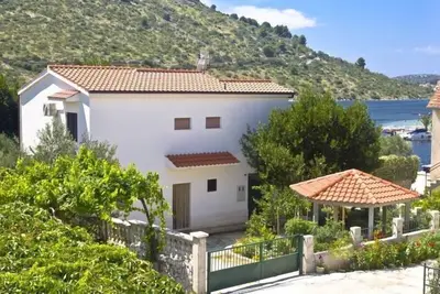 Image de Appartement de vacances Rogoznica pour 1 - 5 personnes avec 3 chambres à coucher - Maison mitoyenne