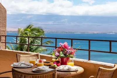 Image de Maui Spacious Ocean Front: Amazing Sea Turtle Views *Island Sands 606*