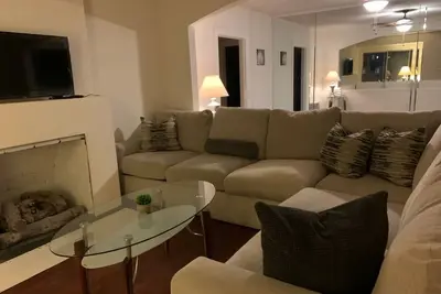 Image de Simple 2 bedrooms in an amazing location / Melrose