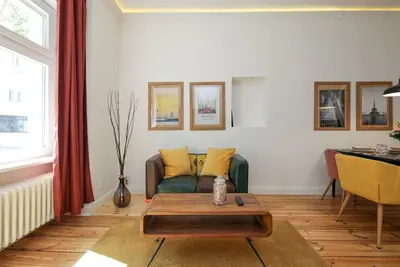 Image de 4 person old building apartment near KurfĂĽrstendamm