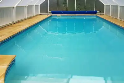 Image de Stone cottage with private covered pool near the medieval city of Josselin.
