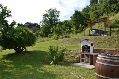Image de Joli appartement pour 5 personnes avec Wifi, bain à remous, Tv, animaux admis et parking