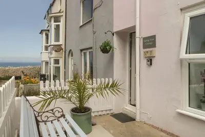 Image de Spring Rose Cottage, pet friendly, with open fire in Fortuneswell