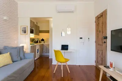Image de Stay in a photographer’s 1bdr aptm in Alcântara