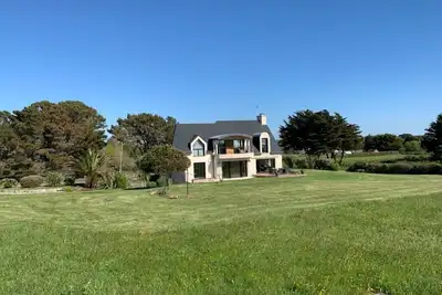 Image de Superb Beach Villa with exceptional 180 ° sea view