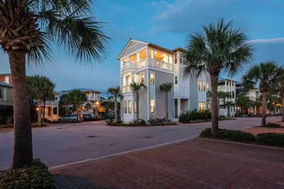 Image de Beauty and the Beach - Luxury Home in Ideal Location- Seacrest Beach and near Restaurants