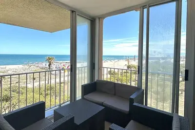 Image de Superbe appartement vue mer et parking collectif privé 6sar118c