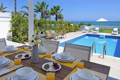 Image de Villa Ivory - Seafront Villa in Ayia Thekla
