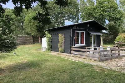 Image de Chalet en campagne à 4 km de l'océan. . . avec terrain de tennis!