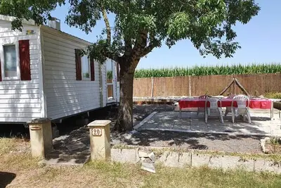 Image de Mobil Home avec spacieuse terrasse Ă Meschers proche de Royan