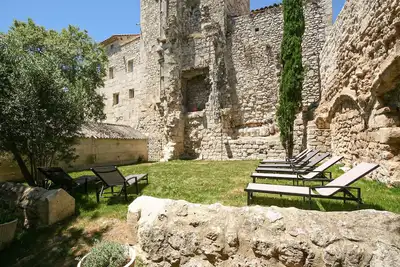 Image de Maison dans village classé avec jardin et jacuzzi