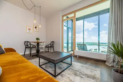 Image de ★Luxurious Studio★ | ♕King Bed, Balcony, Sea View