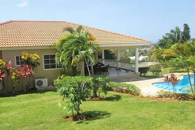 Image de 4bd inexpensive guest-friendly villa with pool in central Sosua, low downpayment