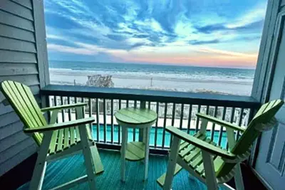 Image de Sea-breezin' - Beachfront Condo