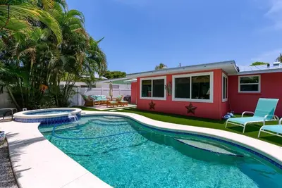 Image de Private Salt Water Pool & Spa, Walk To Beach, near Bean Point, Ground Level.