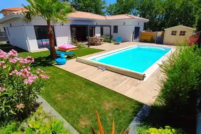 Image de Bassin d Arcachon: Villa totalement climatisée avec piscine chauffée et spa
