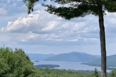 Image de Swim, Golf, Ski, Stay! . Meant2B@Lake George has it all!