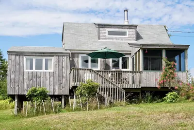Image de Writer's Retreat: Privacy within sight and sound of the sea