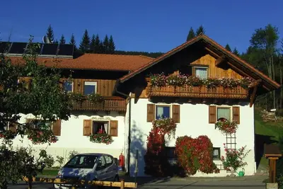 Image de Spacious double room with south-facing balcony