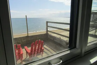 Image de Romatic Retreat at the Honeymoon Sunday Cottage located at the Oceana Cottages