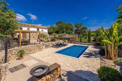 Image de Belle Villa Mai avec piscine