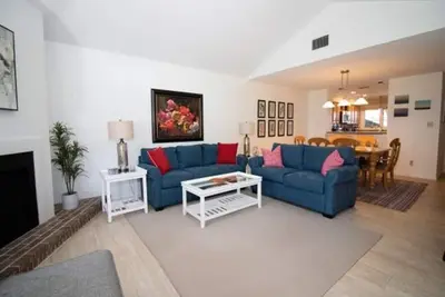 Image de Lovely 2br\/2ba  Quail Pointe I on Pond