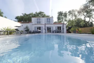 Image de Villa avec piscine pour 8