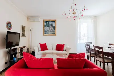 Classic apartment near the Colosseum