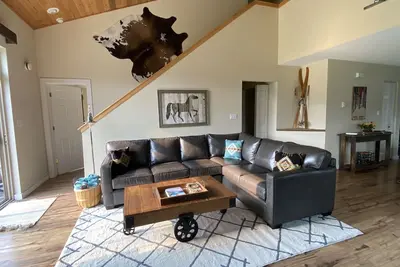 Image de Town Ctr l Hot Tub l Mtn View l Loft l Fireplace