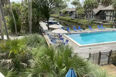 Image de Charming Waterfront Condo in Crystal River, Florida with pool!