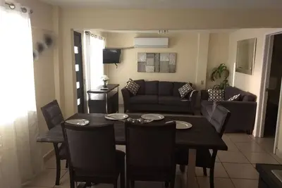 Beautiful House on 2nd Floor (Close to the airport! )