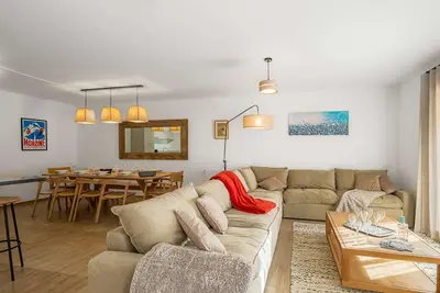 Image de Appartement pour 8 pers - moderne, grande pièce de vie, proche du centre