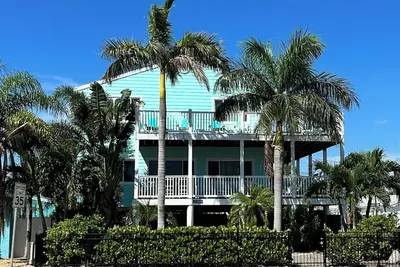 Image de 8br/4ba sleeps up to 20 people! Prime Location!