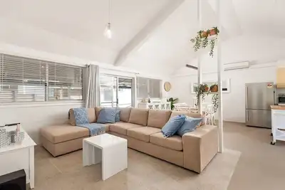 Image de Little Kingsley Beach House - Back Flat - across the road from the Beach
