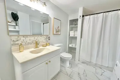 Image de New Chic Home Close to Boston - Washer Dryer & Parking