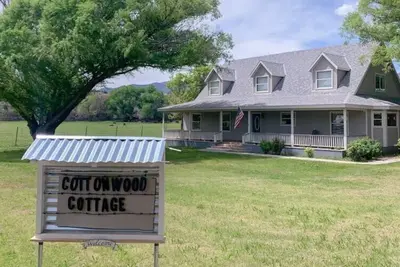 Image de Cottonwood - Minutes from old town and wineries!