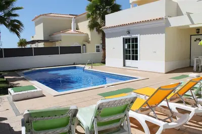 Image de Villa close to the beach and Albufeira centre, private pool, A/C, Wi-fi, Bbq