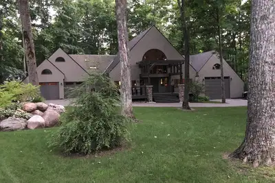 Image de The Harbor House Lodge! Enjoy water sports, golf, skiing and more.