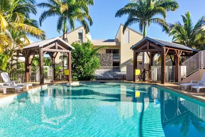 Image de Oasis - renovated apartment with garden in a residence with swimming pool