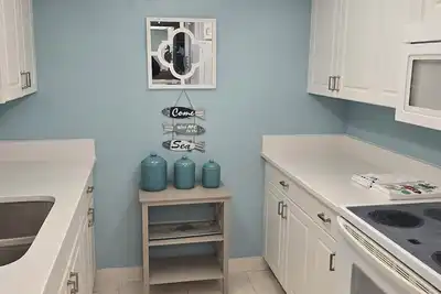 Image de Comfy Beachfront 2/2 on Space Coast