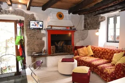 Image de Small house in a historic village crossed by a fairytale stream, 8 km from Lake Iseo