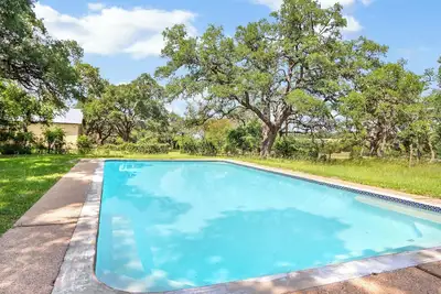 Image de Live Oak Ranch - Swimming Pool Property with Sleeping for 20!