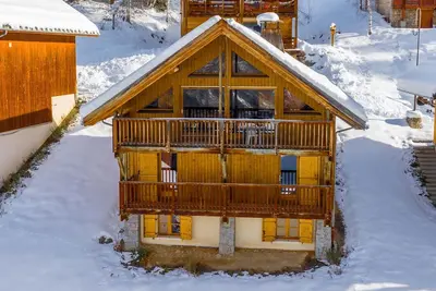 Image de Oz/Alpe d'Huez 150m pistes, jusqu'Ă 18pers, Jacuzzi, chambres avec salle de bain