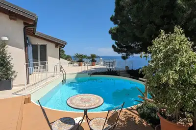Image de Villa with Pool and Jacuzzi on Sea View Terrace