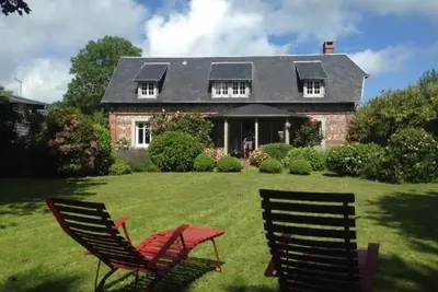 Image de Villa bord de mer, avec grand jardin et plages à proximité\/House near the sea with big garden