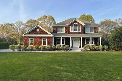 Modern & Spacious, Heated Pool, Kenneys Beach